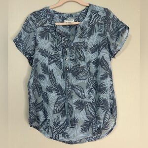 Liz Claiborne Tropical Leaf Print Blue Top, Size PL